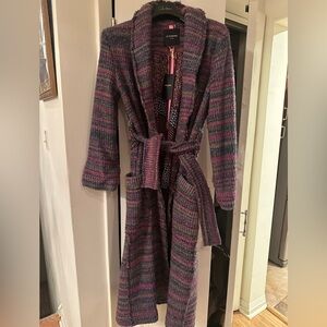 le superbe violet femme coat with belt - size small New with tags -